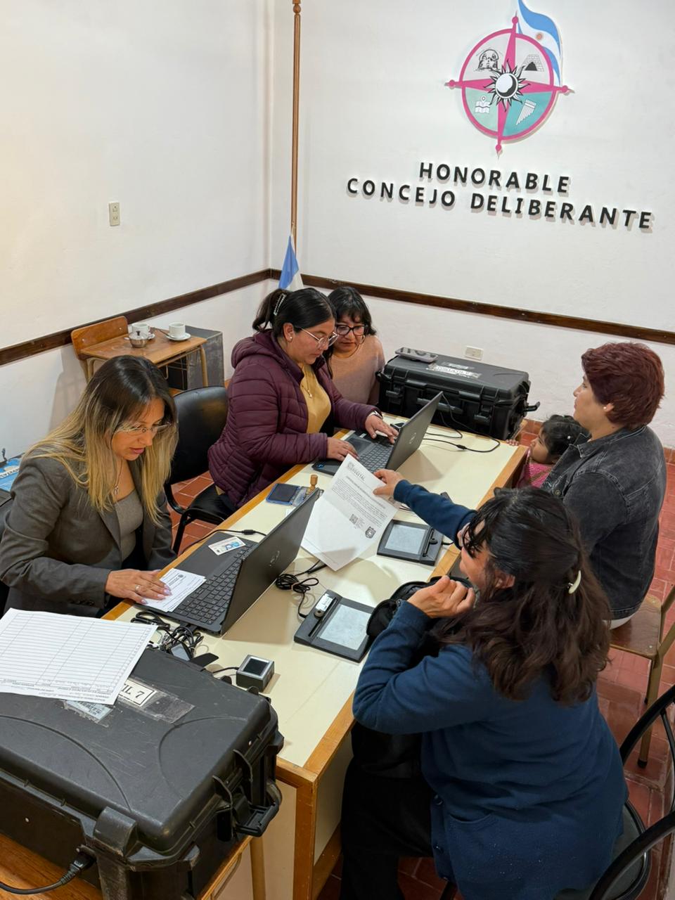 EXITOSO OPERATIVO DEL REGISTRO CIVIL EN EL HONORABLE CONCEJO DELIBERANTE DE TILCARA